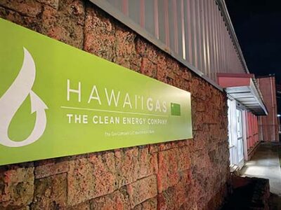 The offices of Hawai‘i Gas Co. in Kahului are seen along Hana Highway on Thursday evening. Workers are set to return to work today after the company and the union reached an agreement that ended the two-week, statewide strike. The Maui News / COLLEEN UECHI photo